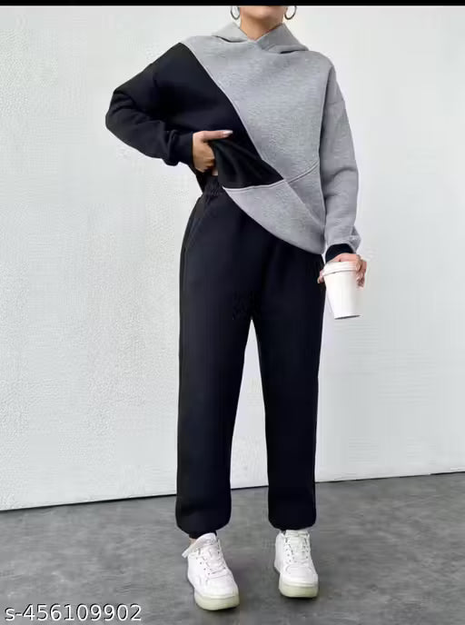 LATEST WINTER WEAR TRACK SUIT FOR WOMEN, ACTIVE WEAR WINTER TRACK SUIT, GYM WEAR, AIRPORT LOOK SET. TOP AND BOTTOM SET./IMPORTED TOP & BOTTOM SET.