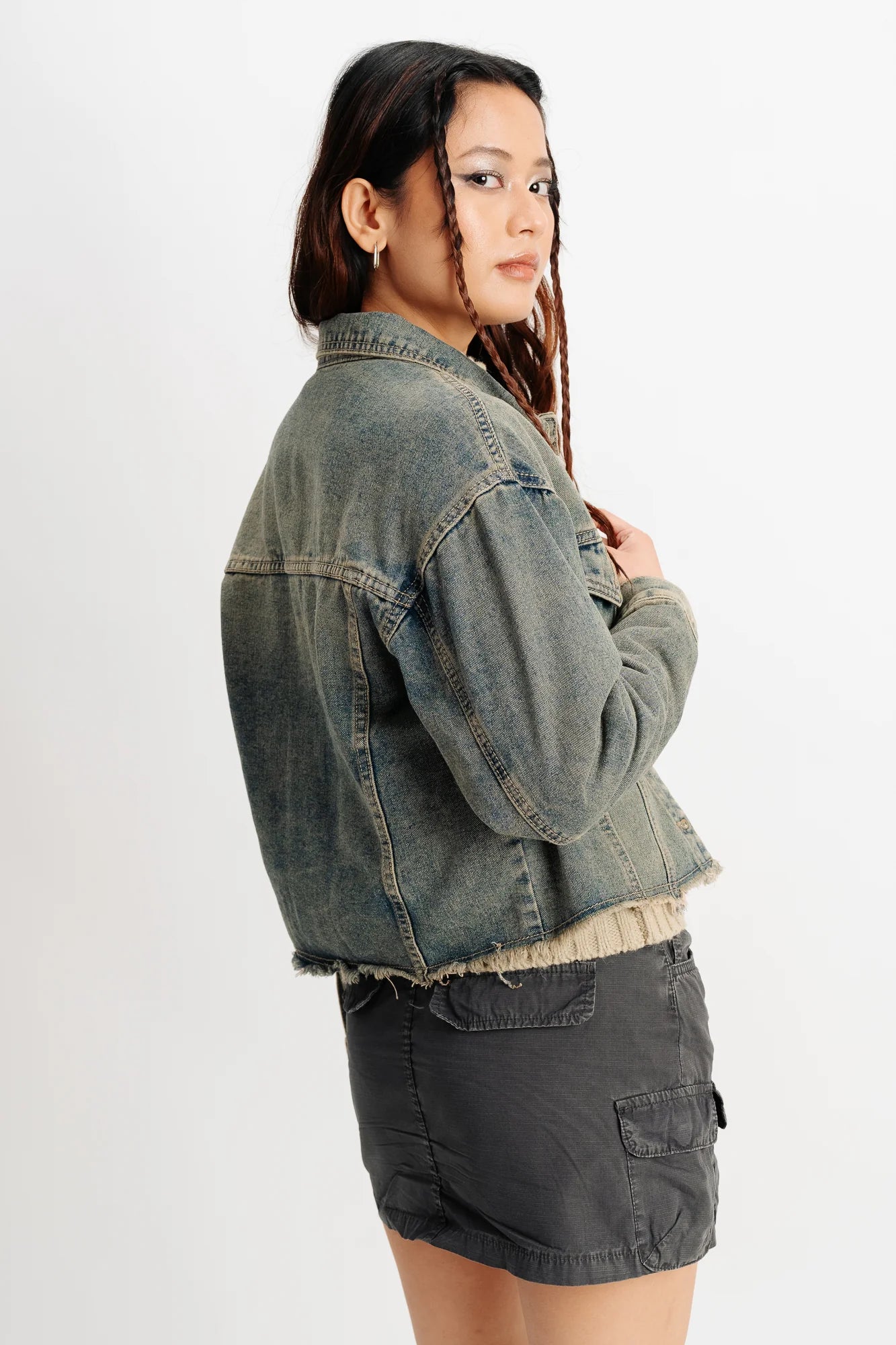 VELOMI Women’s Washed Denim Jacket – Timeless Black Casual Outerwear