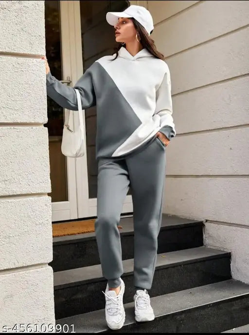 LATEST WINTER WEAR TRACK SUIT FOR WOMEN, ACTIVE WEAR WINTER TRACK SUIT, GYM WEAR, AIRPORT LOOK SET. TOP AND BOTTOM SET./IMPORTED TOP & BOTTOM SET.
