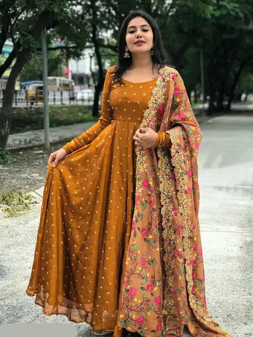VELOMI Designer Anarkali Gown – Elegant Embroidery with Statement Print Dupatta