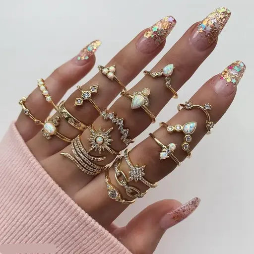 VELOMI Premium Gold-Plated Floral AD Ring – Timeless Style for Women